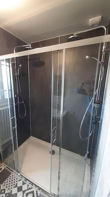 Superbe Bord De Avec Jacuzzi 6 Personnes Hillion